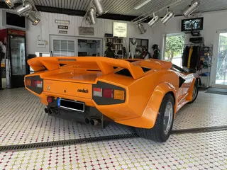 Oldtimer gutachten lamborghini countach heckansicht rechts