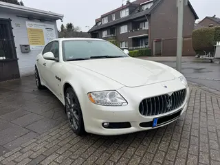 Kfz gutachten maserati quattroporte weiss seitenansicht vorne