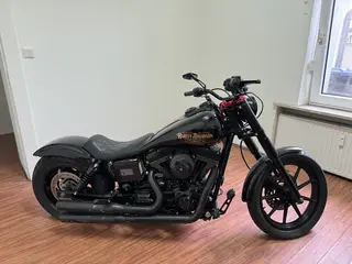 Motorrad wertgutachten harley davidson dyna seitenansicht rechts